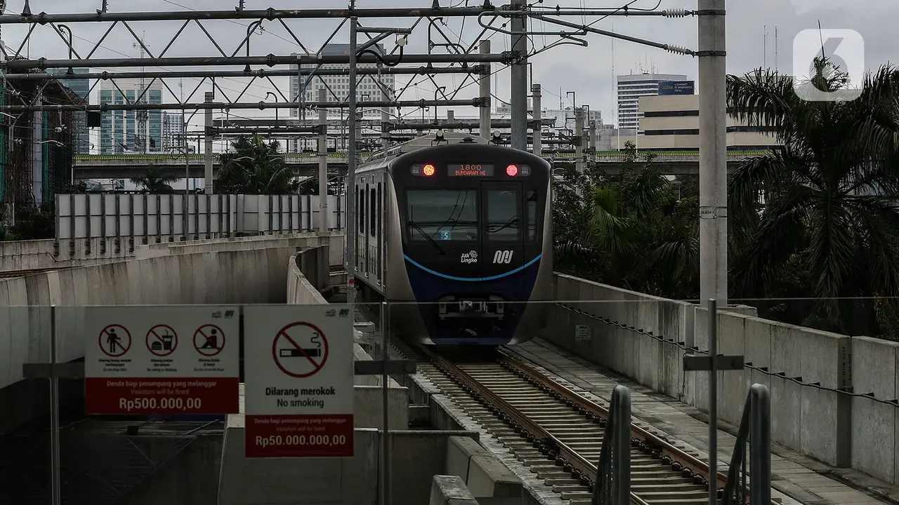 Rayakan Hari Kartini, Perempuan Nikmati Transportasi Gratis di Jakarta
